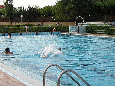 Piscinas de las instalaciones de Lantaron